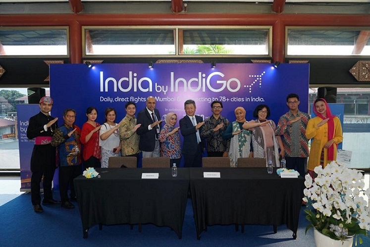 Menparekraf Sambut IndiGo Airlines Terbang Langsung Mumbai ke Jakarta