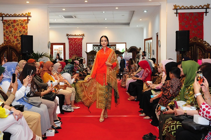 Batik Danar Hadi Luncurkan 3 Motif Anyar Saat HUT ke 56