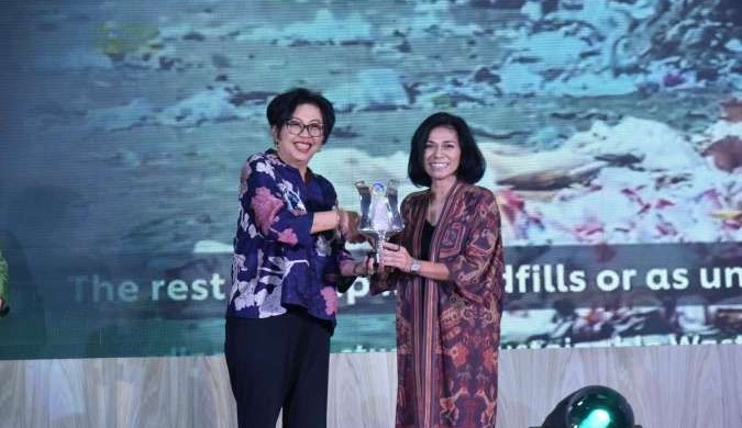 Unilever Indonesia Terima Apresiasi KLHK RI atas Upaya Pengurangan Sampah Plastik